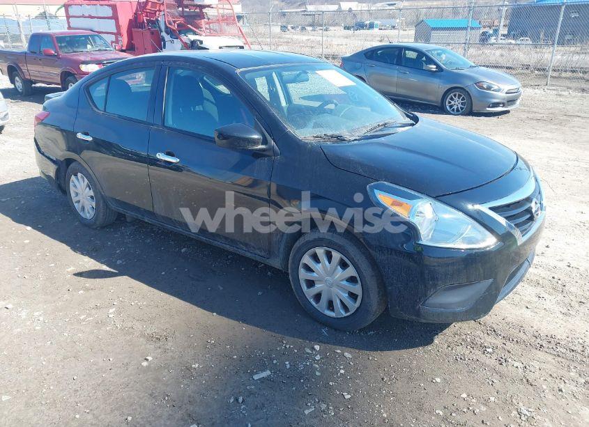2017 Nissan Versa 1.6 SV (VIN 3N1CN7AP2HL841712) main photo
