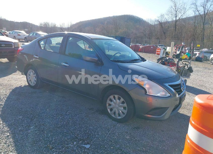 2017 Nissan Versa 1.6 SV (VIN 3N1CN7AP2HL887704) main photo