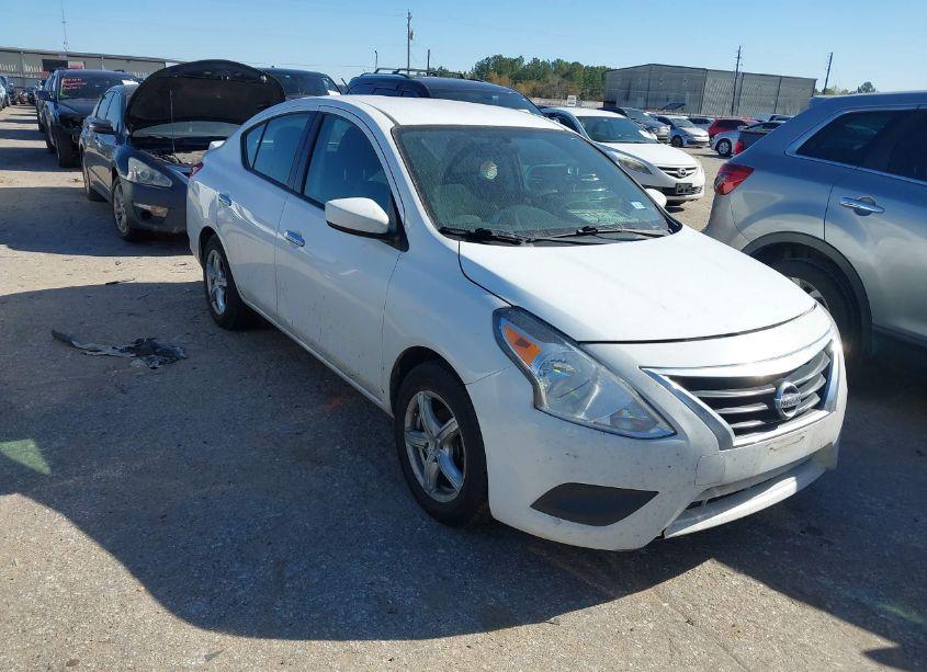 2018 Nissan Versa 1.6 SV (VIN 3N1CN7AP2JK408452) main photo