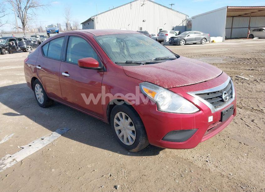 2018 Nissan Versa 1.6 SV (VIN 3N1CN7AP2JK412694) main photo
