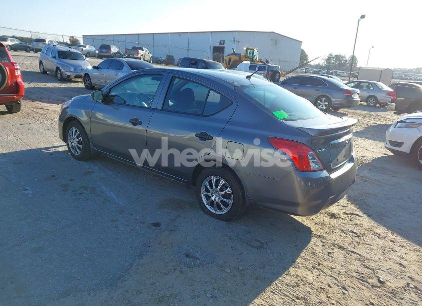 Photo 3 of 2018 Nissan Versa 1.6 S+ (VIN 3N1CN7AP2JL814113)