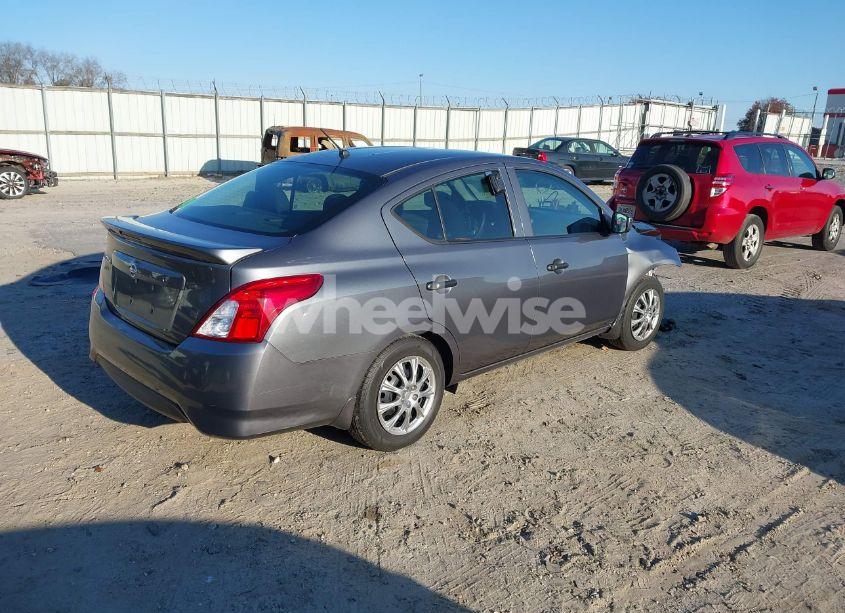 Photo 4 of 2018 Nissan Versa 1.6 S+ (VIN 3N1CN7AP2JL814113)