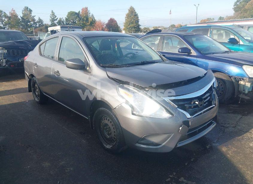 2018 Nissan Versa 1.6 S (VIN 3N1CN7AP2JL817450) main photo