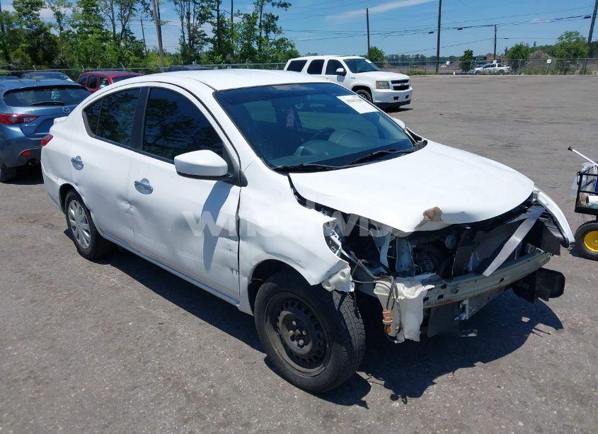 2018 Nissan Versa 1.6 SV (VIN 3N1CN7AP2JL854353) main photo