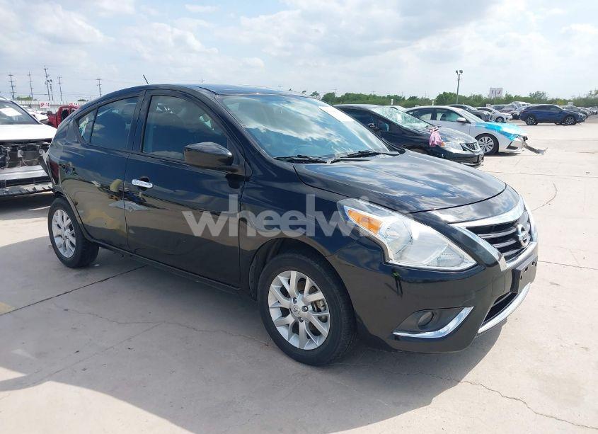 2018 Nissan Versa 1.6 SV (VIN 3N1CN7AP2JL871301) main photo