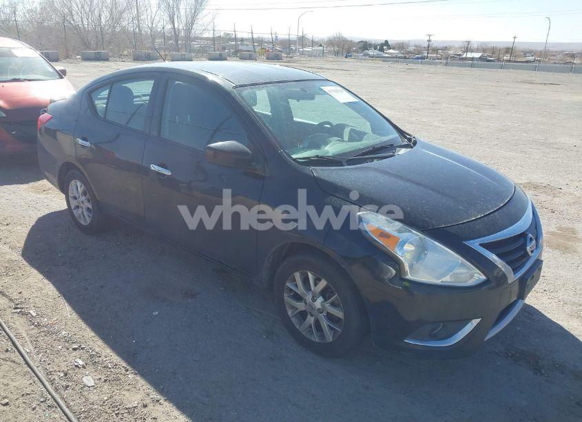 2018 Nissan Versa 1.6 SV (VIN 3N1CN7AP2JL877700) main photo