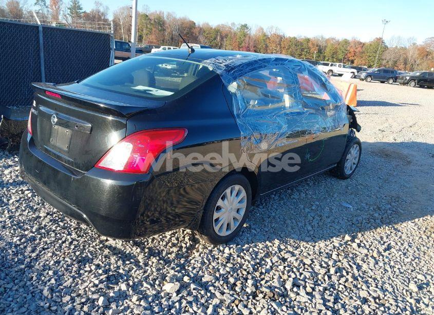 Photo 4 of 2018 Nissan Versa 1.6 S+ (VIN 3N1CN7AP2JL887854)