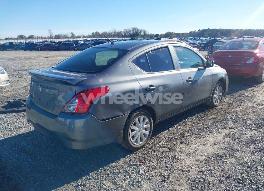 Photo 4 of 2018 Nissan Versa 1.6 S+ (VIN 3N1CN7AP2JL888258)