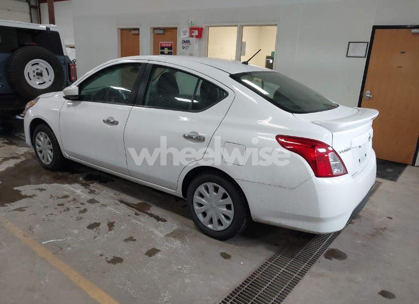 Photo 3 of 2019 Nissan Versa 1.6 SV (VIN 3N1CN7AP2KL827865)