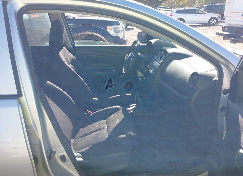 Photo 5 of 2019 Nissan Versa 1.6 S+ (VIN 3N1CN7AP2KL830054)