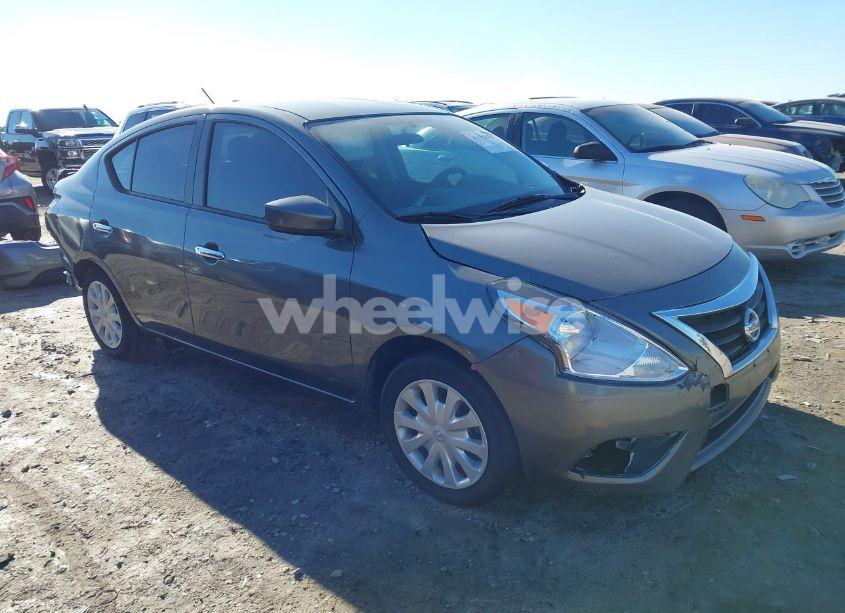 2019 Nissan Versa 1.6 SV (VIN 3N1CN7AP2KL830197) main photo