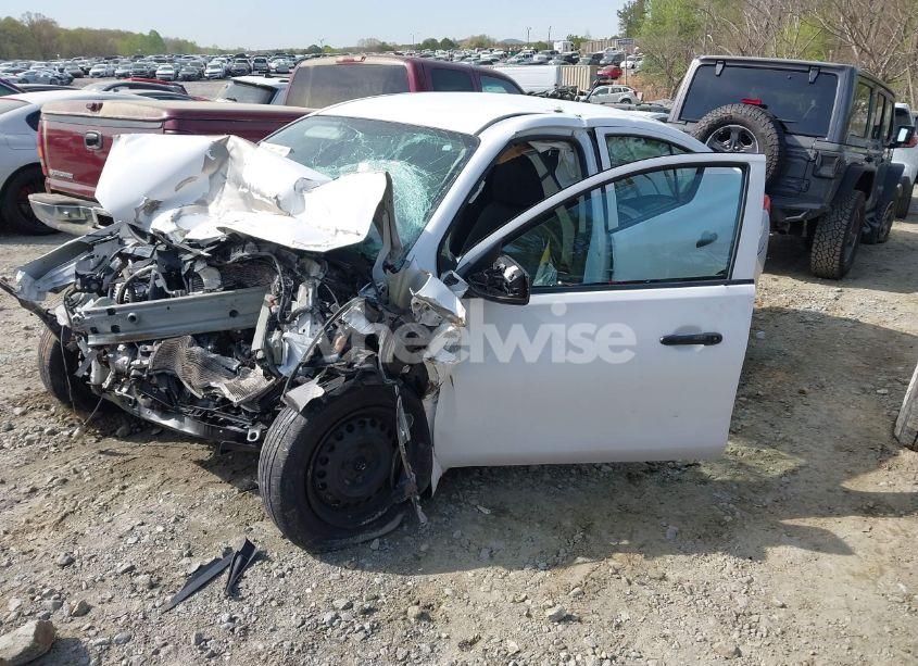 Photo 2 of 2019 Nissan Versa 1.6 S+ (VIN 3N1CN7AP2KL836615)