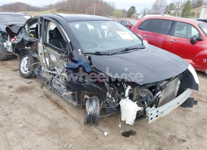 2019 Nissan Versa 1.6 SV (VIN 3N1CN7AP2KL846643) main photo