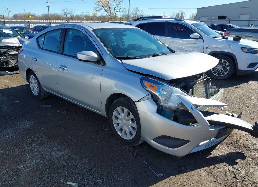 2019 Nissan Versa 1.6 SV (VIN 3N1CN7AP2KL859635) main photo