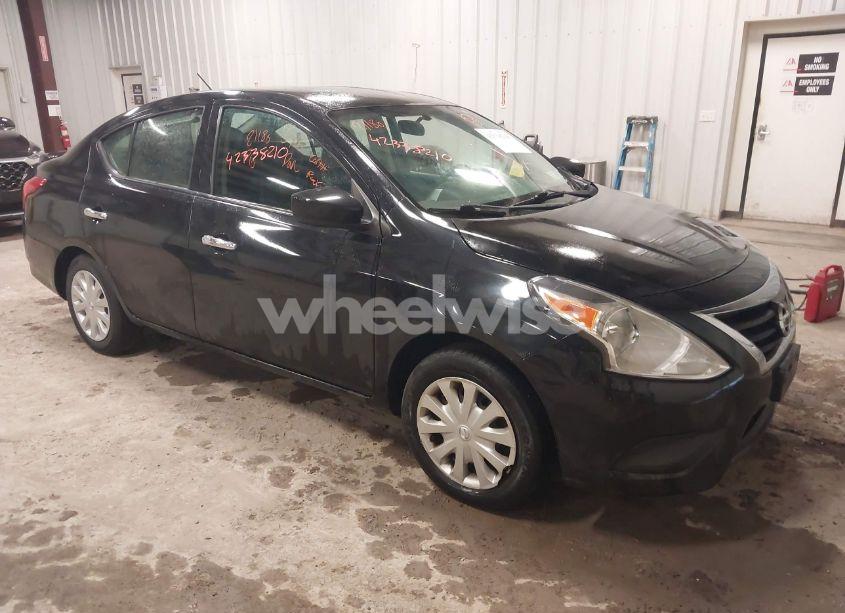 2019 Nissan Versa 1.6 SV (VIN 3N1CN7AP2KL879111) main photo