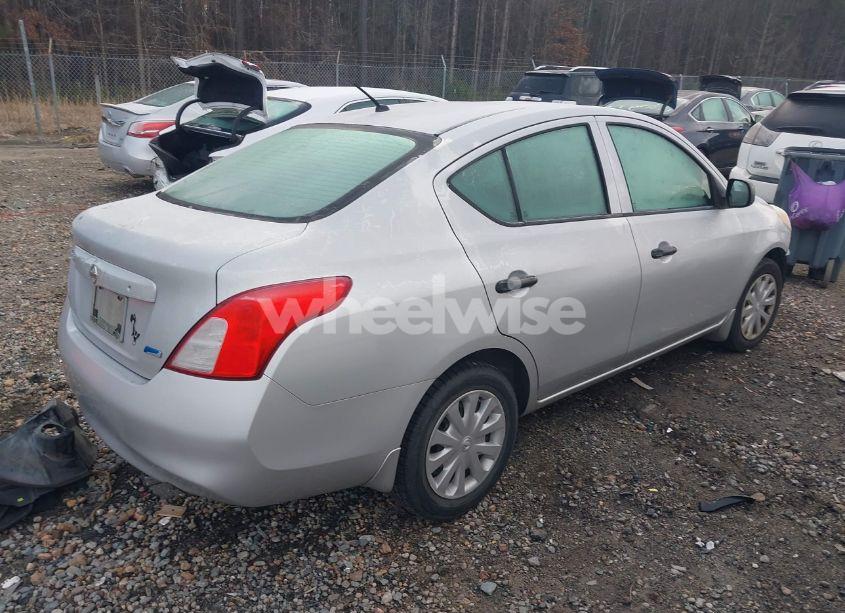 Photo 4 of 2013 Nissan Versa 1.6 S (VIN 3N1CN7AP3DL828199)