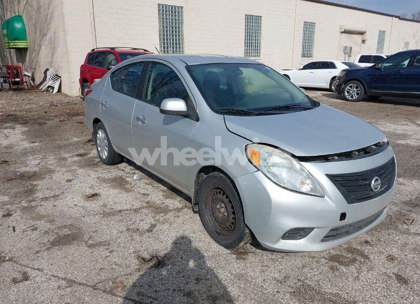 2013 Nissan Versa 1.6 SV (VIN 3N1CN7AP3DL850171) main photo