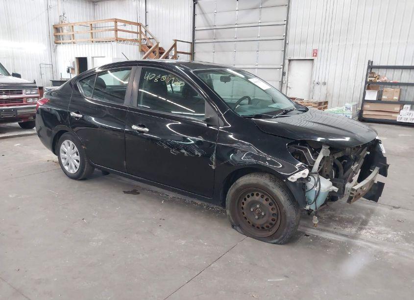 2013 Nissan Versa 1.6 SV (VIN 3N1CN7AP3DL865396) main photo