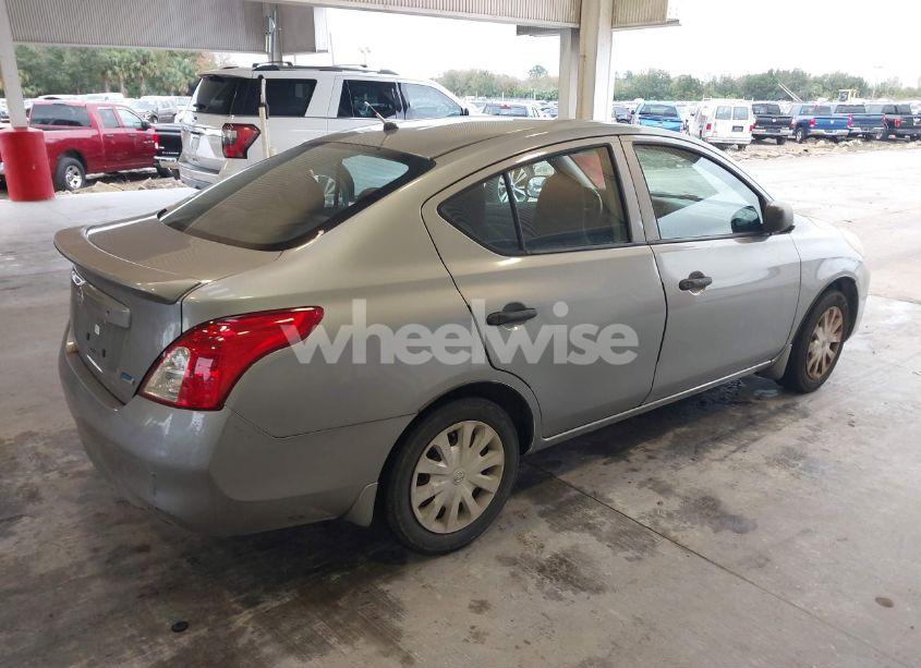 Photo 4 of 2014 Nissan Versa 1.6 S (VIN 3N1CN7AP3EL805085)