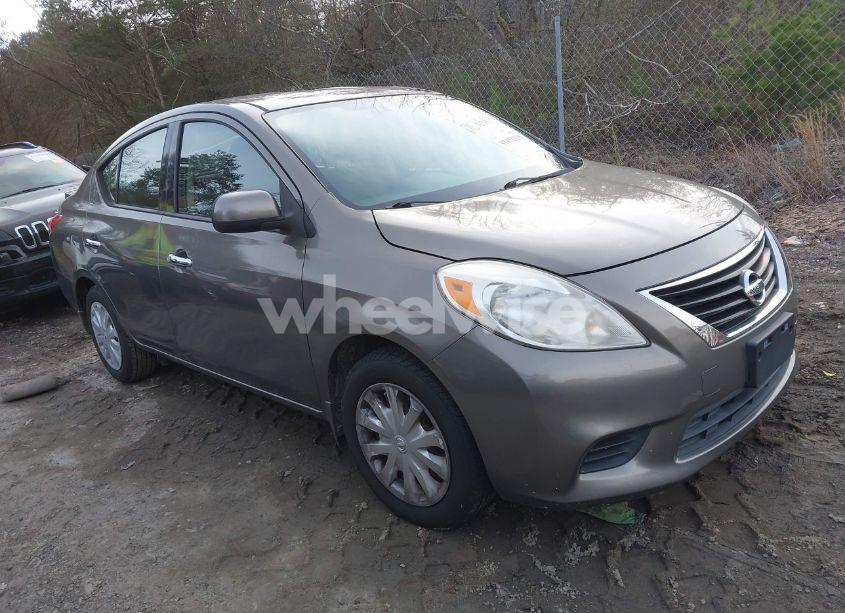 2014 Nissan Versa 1.6 SV (VIN 3N1CN7AP3EL813641) main photo