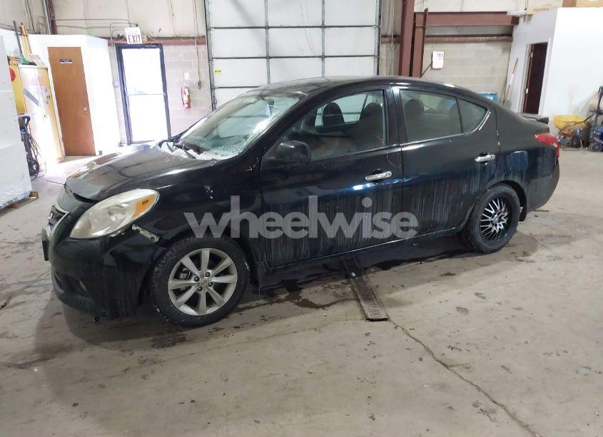 Photo 2 of 2014 Nissan Versa 1.6 SL (VIN 3N1CN7AP3EL835817)