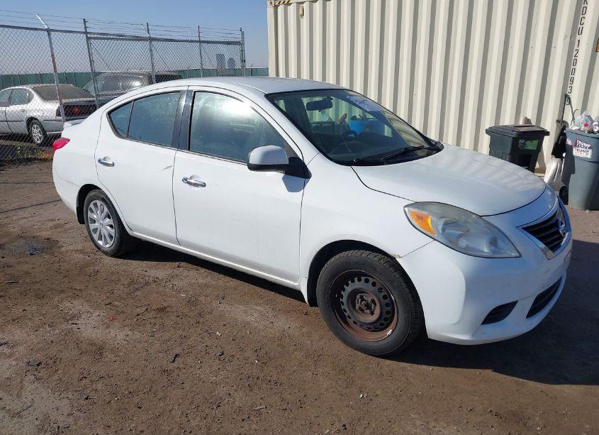 2014 Nissan Versa 1.6 SV (VIN 3N1CN7AP3EL869384) main photo