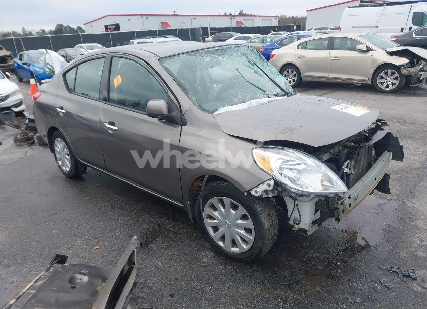 2014 Nissan Versa 1.6 SV (VIN 3N1CN7AP3EL870633) main photo
