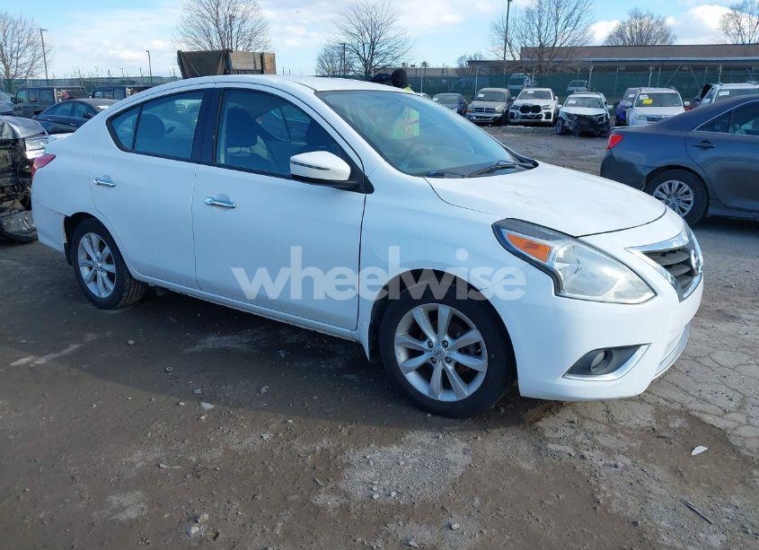 2015 Nissan Versa 1.6 SL (VIN 3N1CN7AP3FL802026) main photo