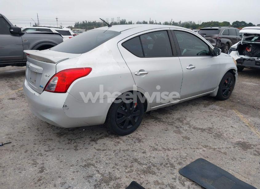 Photo 4 of 2015 Nissan Versa 1.6 S/1.6 S+/1.6 SL/1.6 SV (VIN 3N1CN7AP3FL819263)