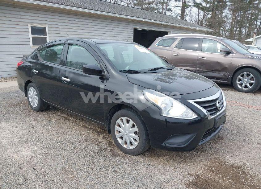 2015 Nissan Versa 1.6 SV (VIN 3N1CN7AP3FL836788) main photo