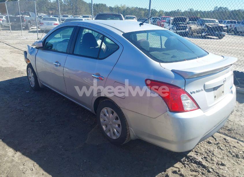 Photo 3 of 2015 Nissan Versa 1.6 SV (VIN 3N1CN7AP3FL870228)