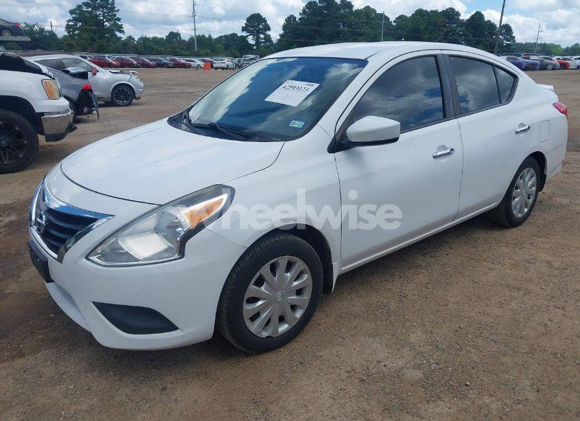 Photo 2 of 2015 Nissan Versa 1.6 SV (VIN 3N1CN7AP3FL906886)