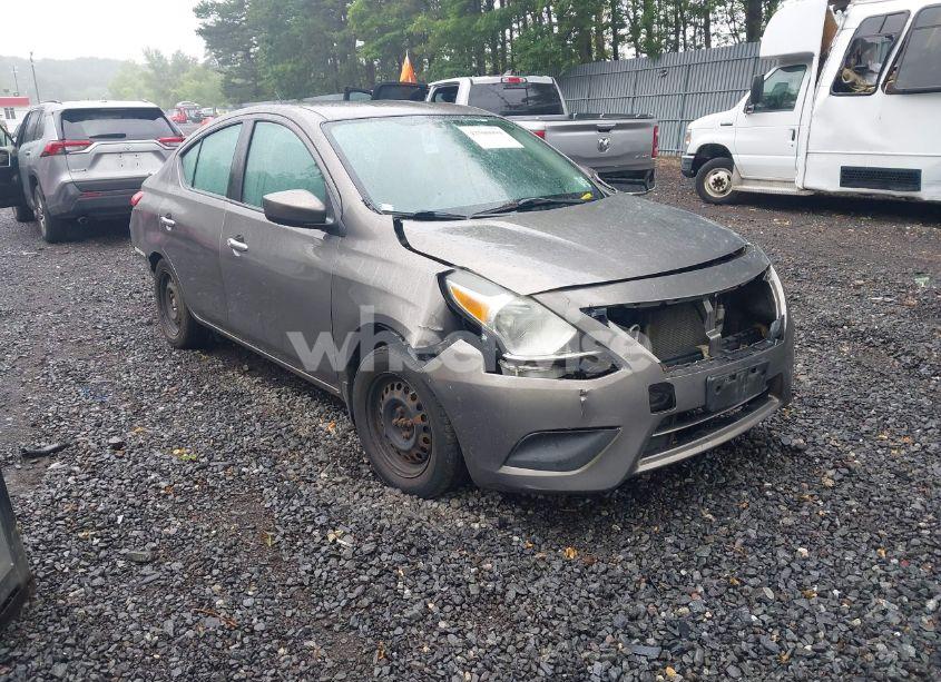 2015 Nissan Versa 1.6 SV (VIN 3N1CN7AP3FL937328) main photo