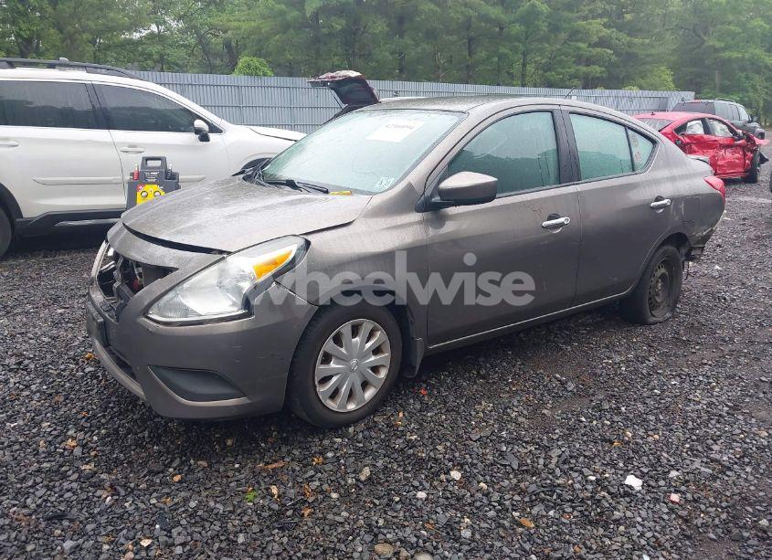 Photo 2 of 2015 Nissan Versa 1.6 SV (VIN 3N1CN7AP3FL937328)