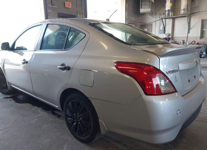 Photo 3 of 2015 Nissan Versa 1.6 S+ (VIN 3N1CN7AP3FL938138)