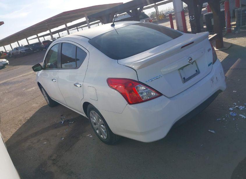 Photo 3 of 2015 Nissan Versa 1.6 SV (VIN 3N1CN7AP3FL952248)