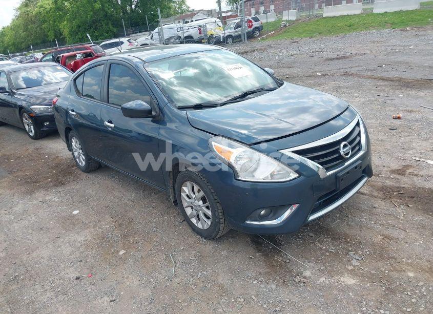 2016 Nissan Versa 1.6 SV (VIN 3N1CN7AP3GL824240) main photo