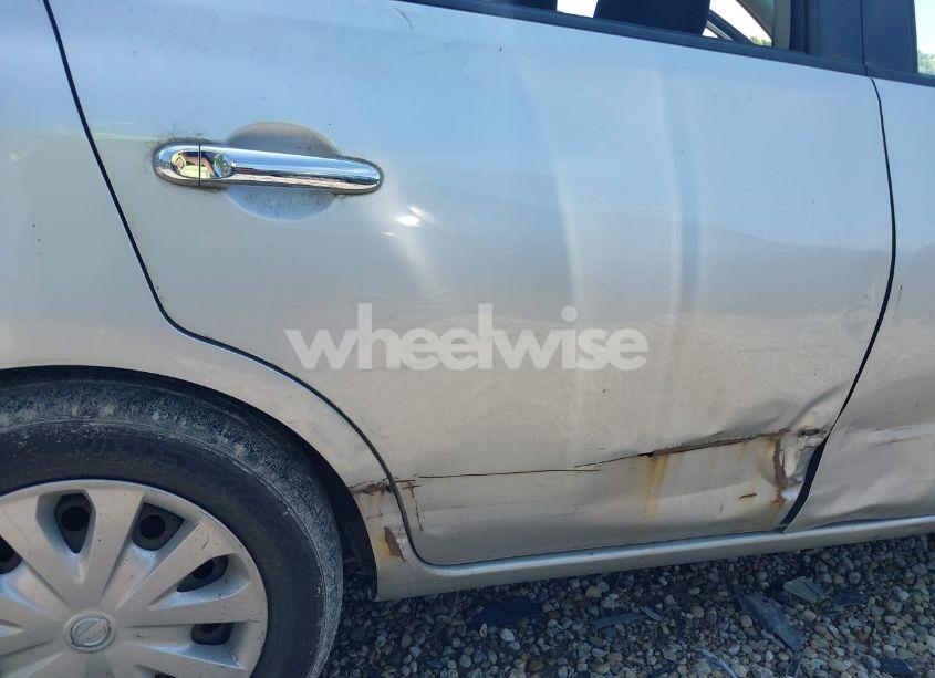 Photo 6 of 2016 Nissan Versa 1.6 S/1.6 S+/1.6 SL/1.6 SV (VIN 3N1CN7AP3GL885717)