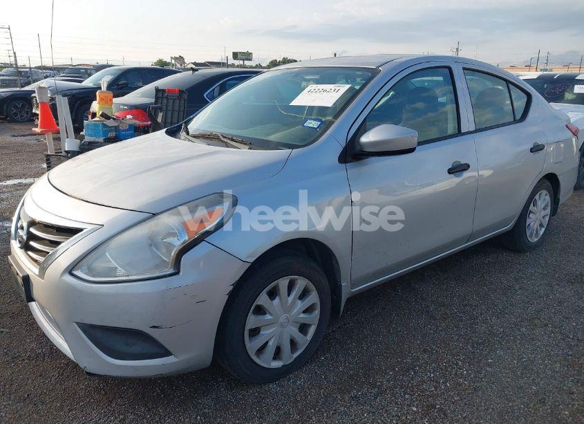 Photo 2 of 2016 Nissan Versa 1.6 S (VIN 3N1CN7AP3GL888763)