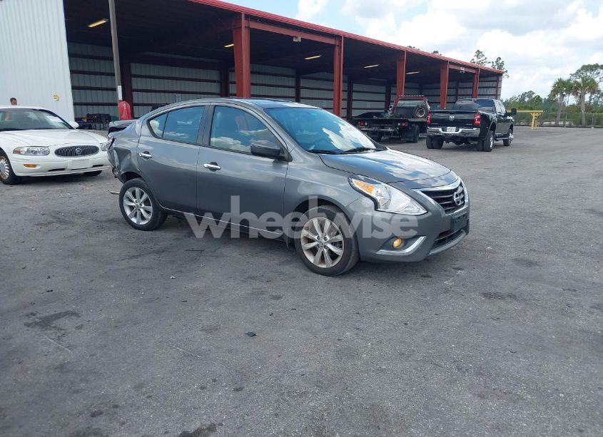 2016 Nissan Versa 1.6 SL (VIN 3N1CN7AP3GL889508) main photo