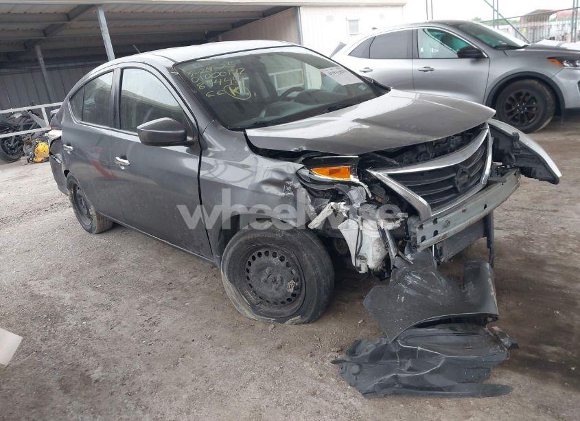 2016 Nissan Versa 1.6 SV (VIN 3N1CN7AP3GL894451) main photo