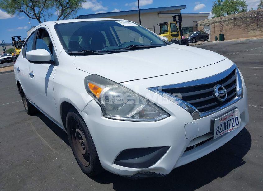 2017 Nissan Versa 1.6 SV (VIN 3N1CN7AP3HK466872) main photo