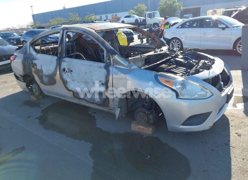 2017 Nissan Versa 1.6 S (VIN 3N1CN7AP3HL816351) main photo