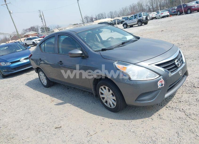 2017 Nissan Versa 1.6 S (VIN 3N1CN7AP3HL829620) main photo