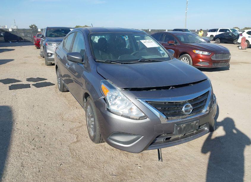 2017 Nissan Versa 1.6 SV (VIN 3N1CN7AP3HL857336) main photo