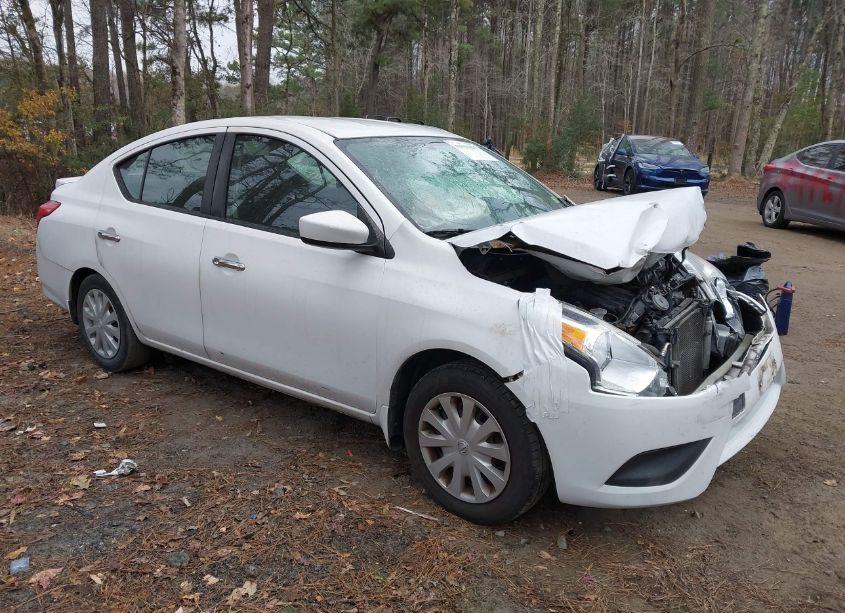 2017 Nissan Versa 1.6 SV (VIN 3N1CN7AP3HL868109) main photo