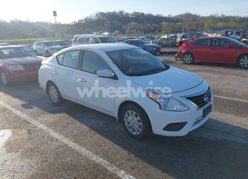 2017 Nissan Versa 1.6 SV (VIN 3N1CN7AP3HL869311) main photo