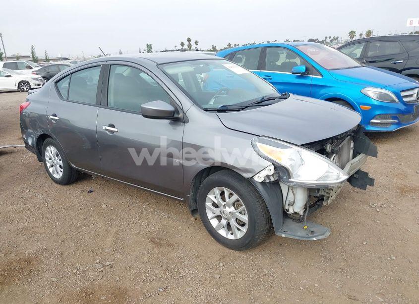 2017 Nissan Versa 1.6 SV (VIN 3N1CN7AP3HL893124) main photo
