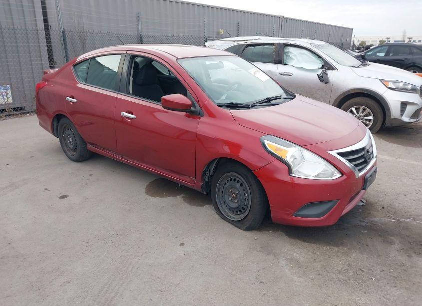 2018 Nissan Versa 1.6 SV (VIN 3N1CN7AP3JK392617) main photo