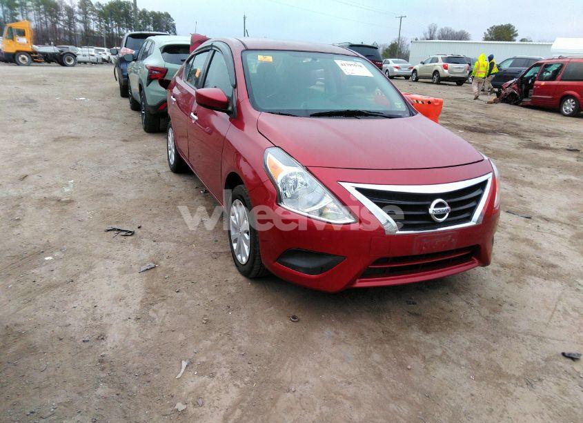 2018 Nissan Versa 1.6 SV (VIN 3N1CN7AP3JL824844) main photo